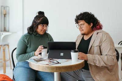 Quels outils utiliser pour réussir sa visioconférence ?